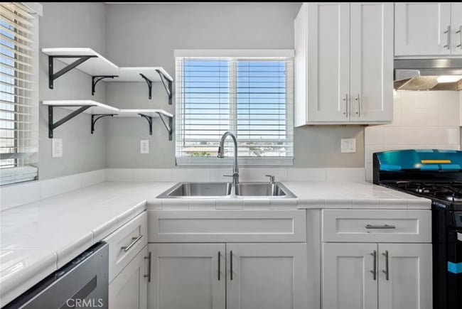 Photo - 211 W Buena Vista St