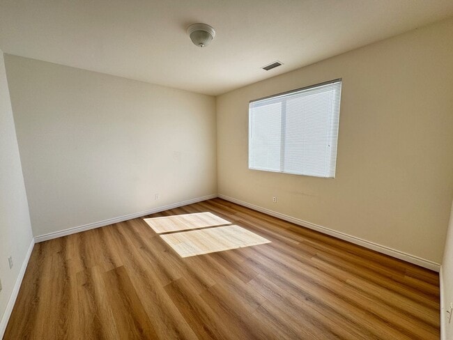 Photo - Gorgeous Remodeled 3+2 - $3300