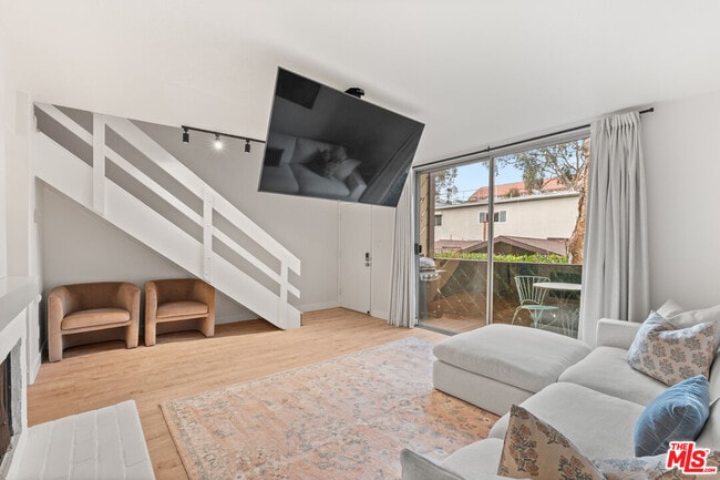 Photo - 621 California Ave