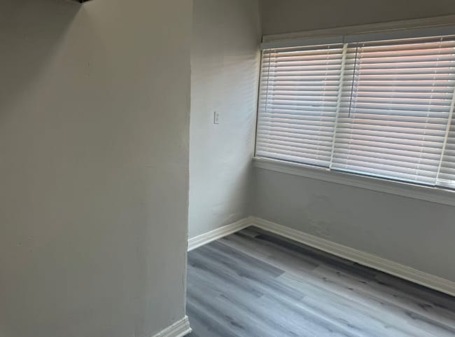 Photo - 2527 Cincinnati St Unit 5