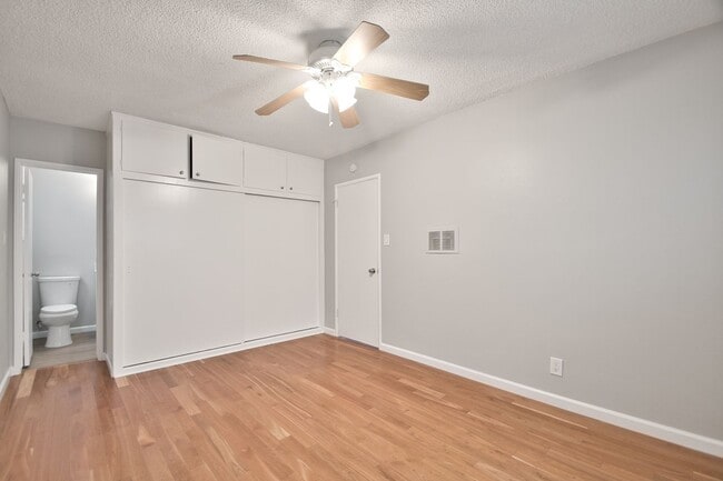Photo - 221 39th St Unit 221