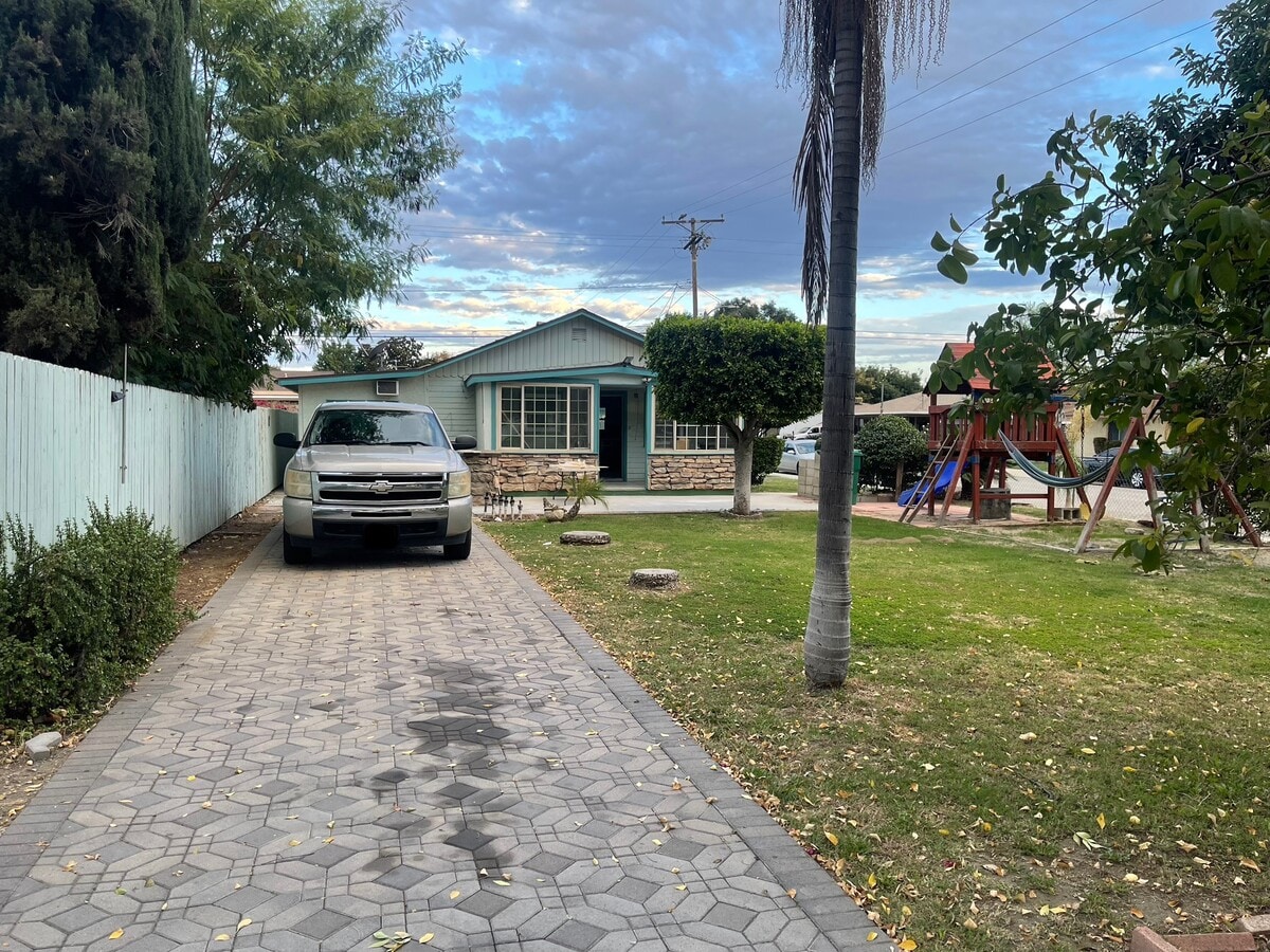 Photo - 13085 9th St