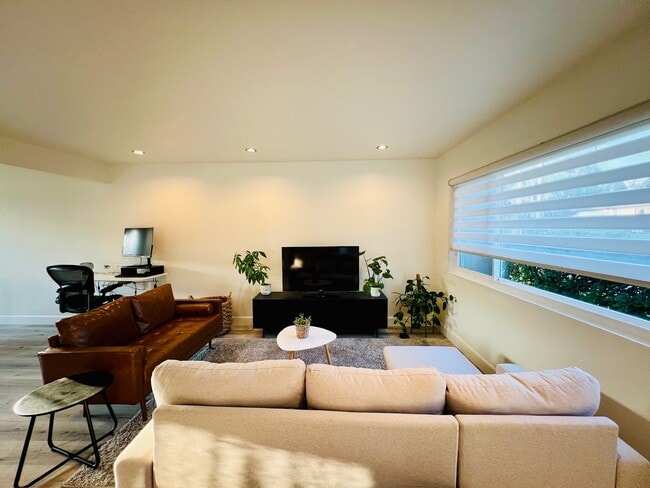 Photo - 821 Valley Ave Townhome