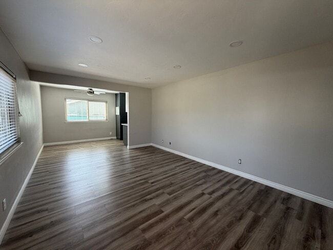 Photo - 5034 N Acacia Ave