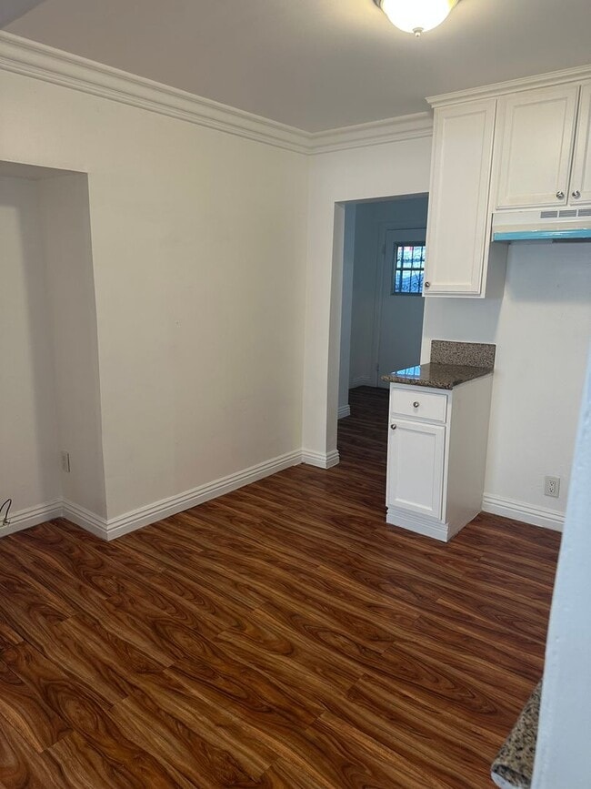 Photo - 11406-11408 BERENDO AVENUE Unit 11408