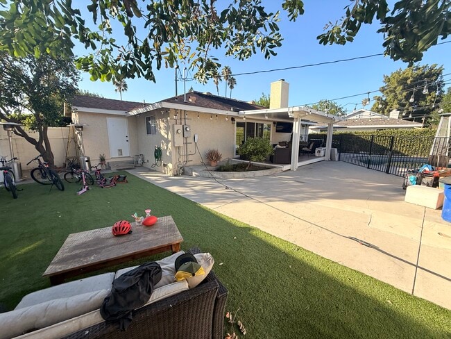 Photo - 6424 Penfield Ave