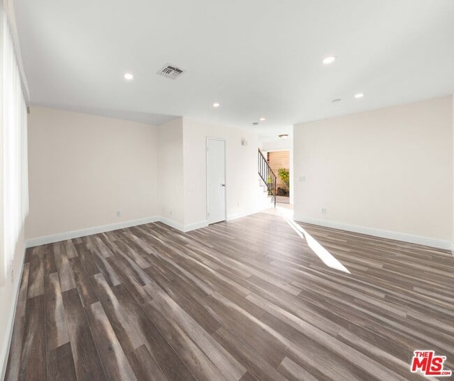 Photo - 14112 Delano St Unit 3