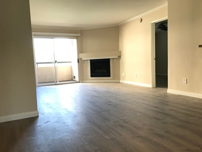 Photo - 5565 Canoga Ave Unit 112