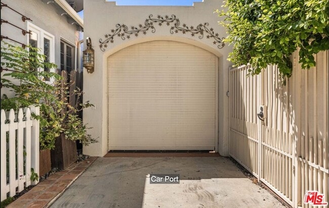 Photo - 9060 Harland Ave