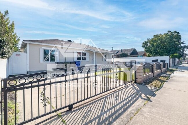 Building Photo - New 3 Bedroom 1 Bathroom House for Rent in Ontario CA 91764