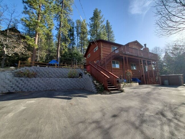 Photo - 3 bedroom/ 3 bath. Fully furnished ready f...