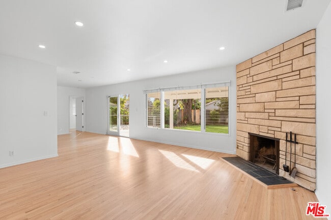 Photo - 11619 Francis Pl