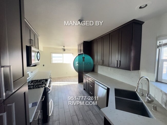 Photo - Great commuter location!