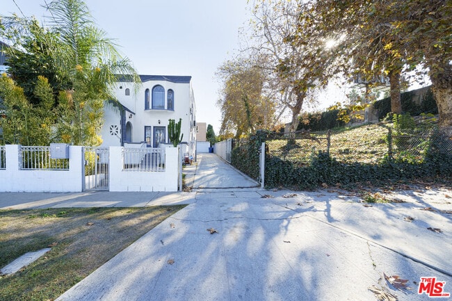Photo - 424 N Reno St