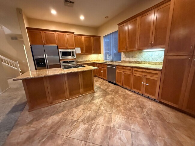 Photo - Scripps 3br plus loft garage yard granite kitchen TEXT 858-774-1574