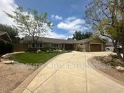 Photo - 1695 Berkshire Dr House