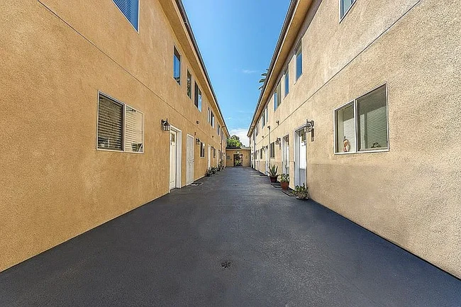 Photo - 14618 Gilmore St Townhome