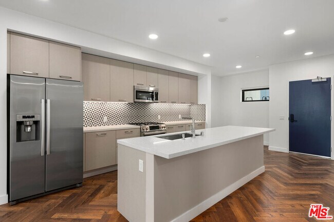 Photo - 1250 N Fairfax Ave Unit 307