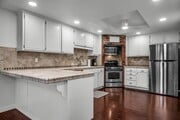 Kitchen with informal breakfast bar - 2655 Calle Abedul House