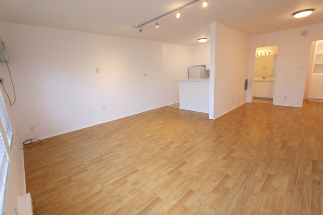 Photo - 18554 Collins St Unit 203