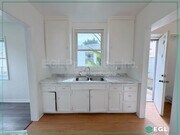 Photo - 315 W Queen St