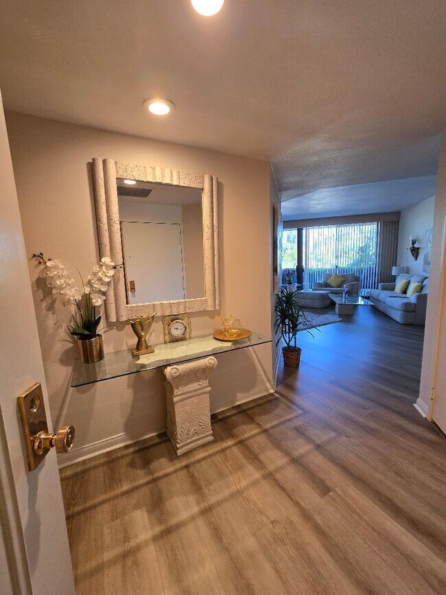 Photo - 910 Island Dr Unit 112
