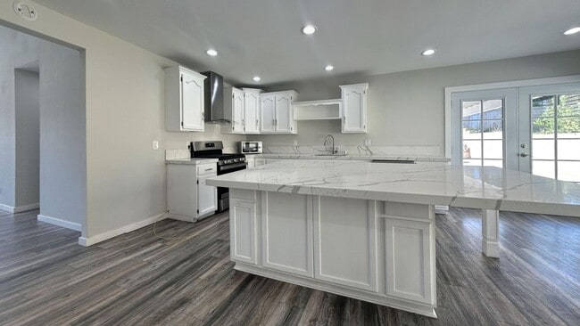 Photo - 1177 Springbrook St