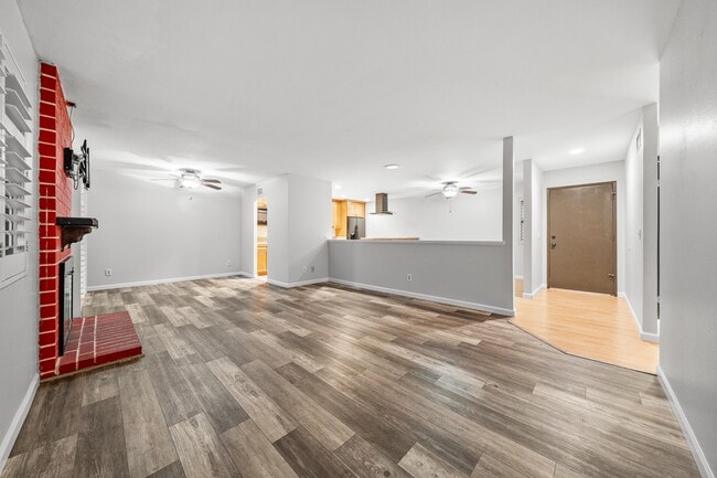 Photo - 9816 Costa Lago St