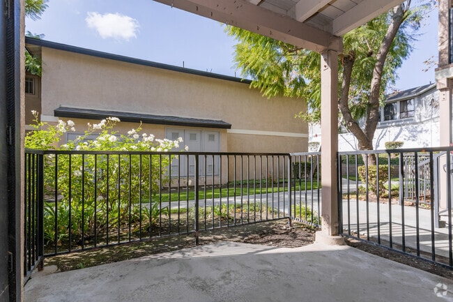 1BR, 1BA - 750 SF - Vintage Apartments For Senior 55+