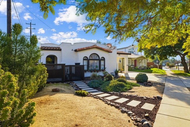 Photo - 3407 N Mountain View Dr Unit ID1382146P