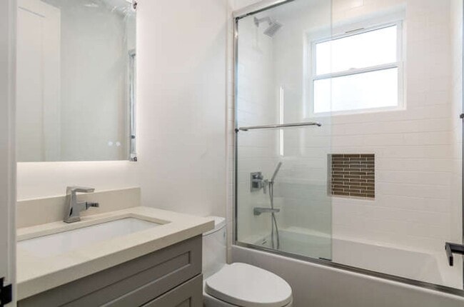 Photo - H012-KENWATER Unit 1