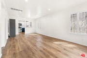 Photo - 1351 W 70th St