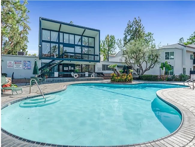 Building Photo - 18645 Hatteras St Unit 237