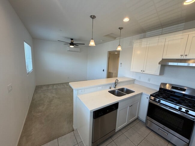 Photo - 1931 S Miller St