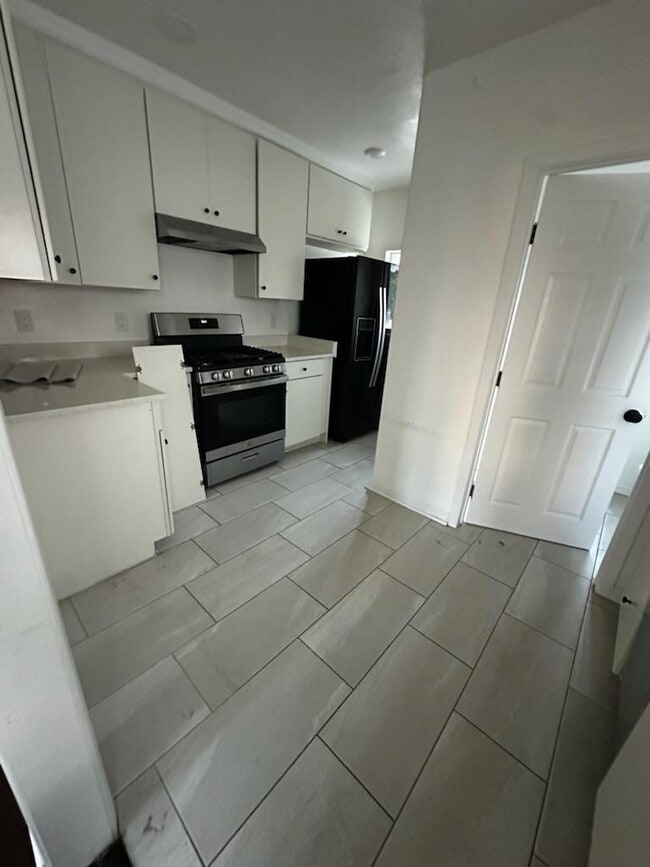 Photo - 7216 Waring Ave