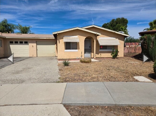 Building Photo - Cozy Two Bedroom One Bathroom Home in Hemet 55+ Community