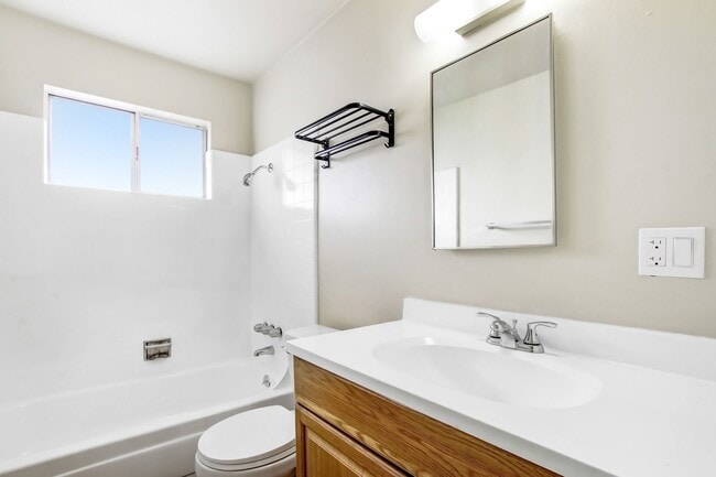 Photo - Beautiful 1 bedroom 1 Bath Unit Unit 359-4