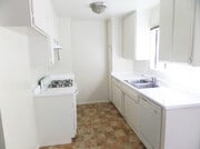 Photo - 14942 Burbank Blvd Apartment