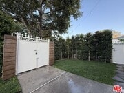 Photo - 815 N Hobart Blvd House