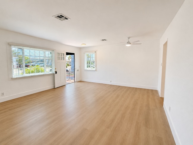 Photo - 917 N Mariposa St Unit 917