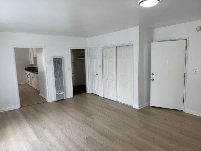Photo - 749 S Berendo St Apartment