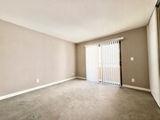 Photo - 14540 Burbank Blvd
