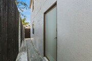 Private entrance - 610 E Fairview Blvd Apartments Unit 610