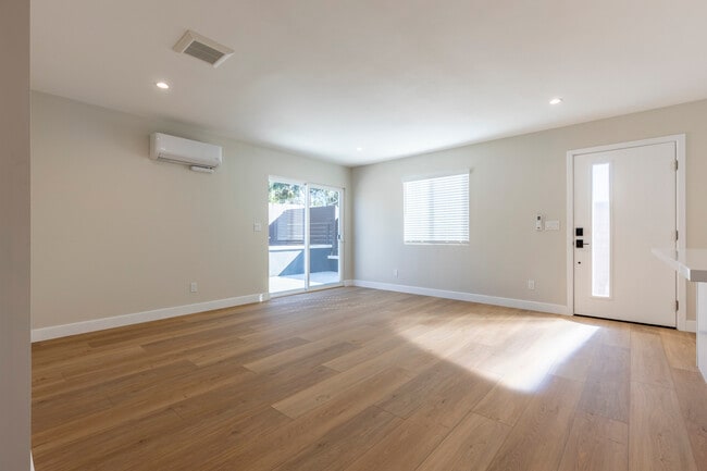 Photo - 5268 N Thorn St