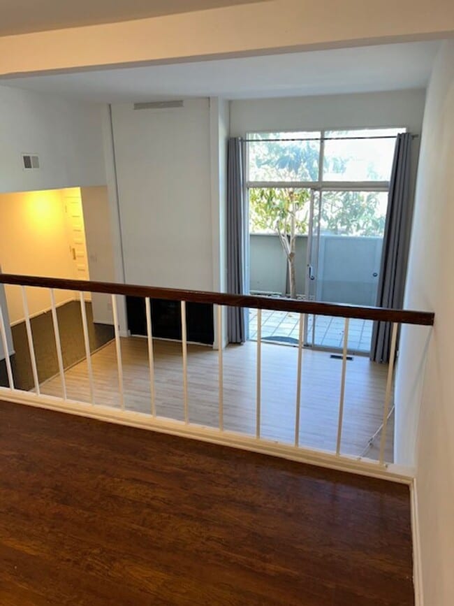 Photo - Townhouse  3+2.5