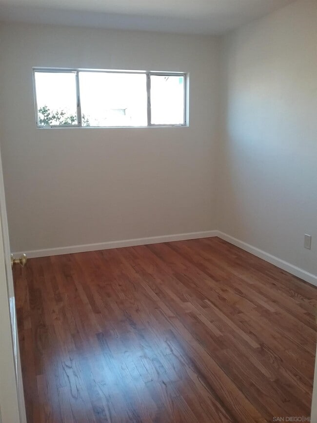 Photo - 4570 Muir Ave