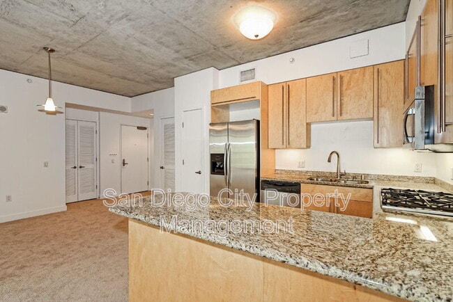 Photo - 801 Ash St
