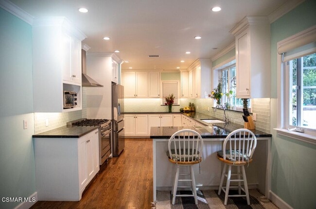 Photo - 4656 Vanalden Ave