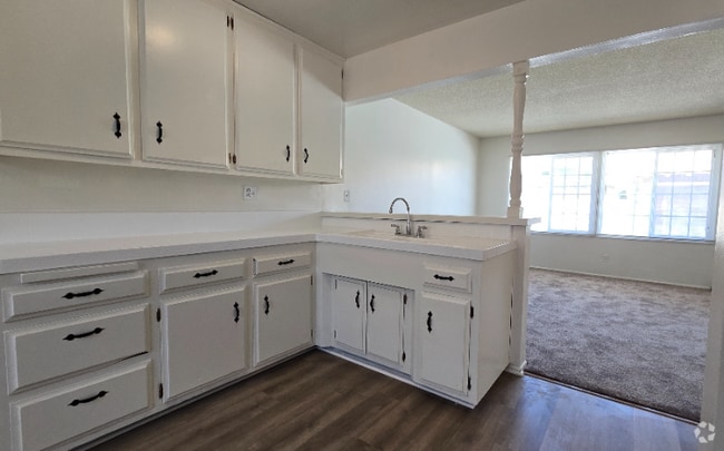Building Photo - 12637 Kalnor Ave Rental
