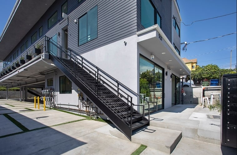 Photo - 321 N Bixel St